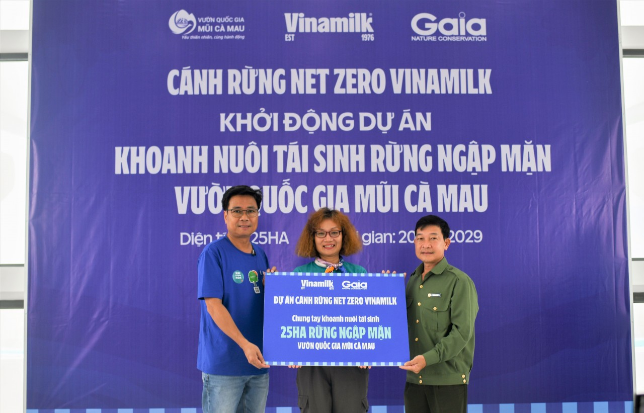 Vinamilk đẩy mạnh hình thành các “cánh rừng Net Zero” với dự án tái sinh 25 hecta rừng ngập mặn tại vườn quốc gia Mũi Cà Mau Vinamilk đẩy mạnh hình thành các “cánh rừng Net Zero” với dự án tái sinh 25 hecta rừng ngập mặn tại vườn quốc gia Mũi Cà Mau