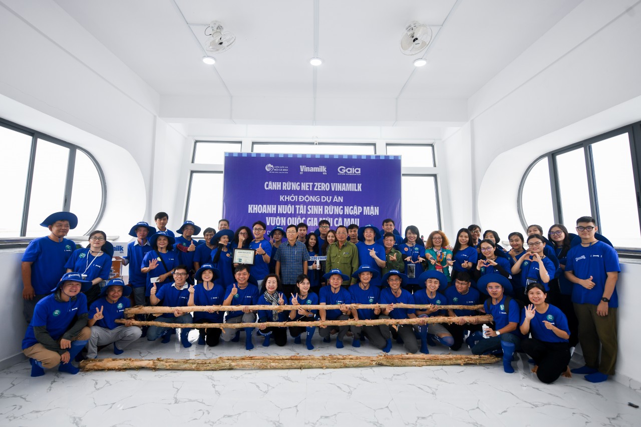 Vinamilk đẩy mạnh hình thành các “cánh rừng Net Zero” với dự án tái sinh 25 hecta rừng ngập mặn tại vườn quốc gia Mũi Cà Mau Vinamilk đẩy mạnh hình thành các “cánh rừng Net Zero” với dự án tái sinh 25 hecta rừng ngập mặn tại vườn quốc gia Mũi Cà Mau