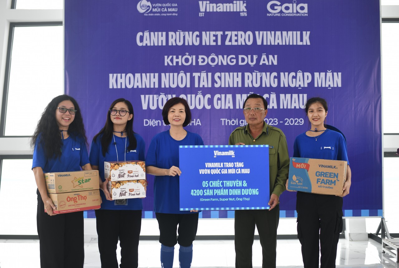Vinamilk đẩy mạnh hình thành các “cánh rừng Net Zero” với dự án tái sinh 25 hecta rừng ngập mặn tại vườn quốc gia Mũi Cà Mau Vinamilk đẩy mạnh hình thành các “cánh rừng Net Zero” với dự án tái sinh 25 hecta rừng ngập mặn tại vườn quốc gia Mũi Cà Mau