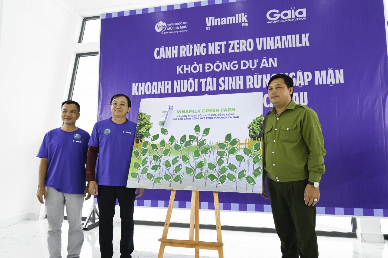 Vinamilk đẩy mạnh hình thành các “cánh rừng Net Zero” với dự án tái sinh 25 hecta rừng ngập mặn tại vườn quốc gia Mũi Cà Mau Vinamilk đẩy mạnh hình thành các “cánh rừng Net Zero” với dự án tái sinh 25 hecta rừng ngập mặn tại vườn quốc gia Mũi Cà Mau