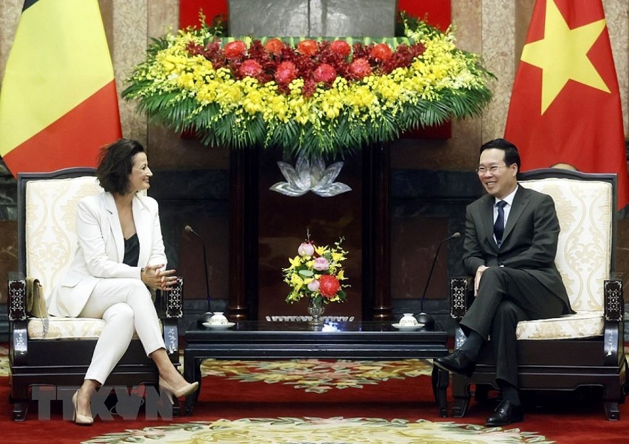 State President Vo Van Thuong (R) receives visiting President of the Belgian Senate Stéphanie D'Hose in Hanoi on August 22. (Photo: VNA) State President Vo Van Thuong (R) receives visiting President of the Belgian Senate Stéphanie D'Hose in Hanoi on August 22. (Photo: VNA)