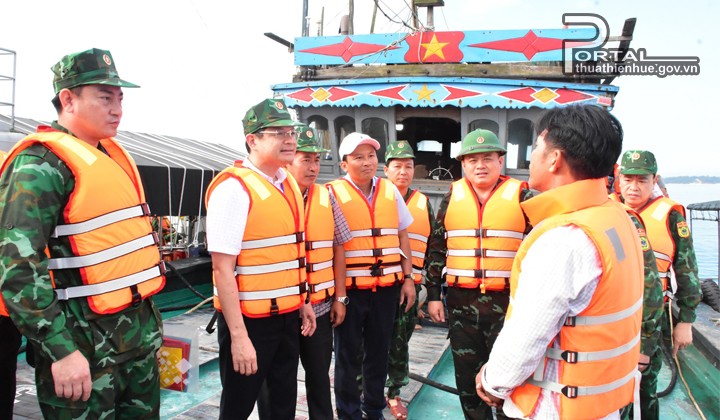Thừa Thiên Huế: Không để xảy ra trường hợp tàu cá khai thác thủy sản vi phạm vùng biển nước ngoài bị bắt giữ Thừa Thiên Huế: Không để xảy ra trường hợp tàu cá khai thác thủy sản vi phạm vùng biển nước ngoài bị bắt giữ
