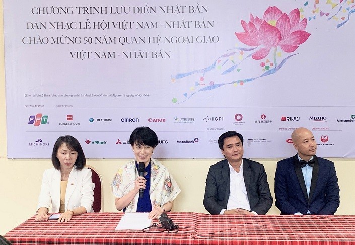 Nhà hát Nhạc vũ kịch Việt Nam đã tổ chức họp báo giới thiệu chương trình lưu diễn tại Nhật Bản của dàn nhạc giao hưởng “Lễ hội Việt Nam - Nhật Bản”. Nhà hát Nhạc vũ kịch Việt Nam đã tổ chức họp báo giới thiệu chương trình lưu diễn tại Nhật Bản của dàn nhạc giao hưởng “Lễ hội Việt Nam - Nhật Bản”.