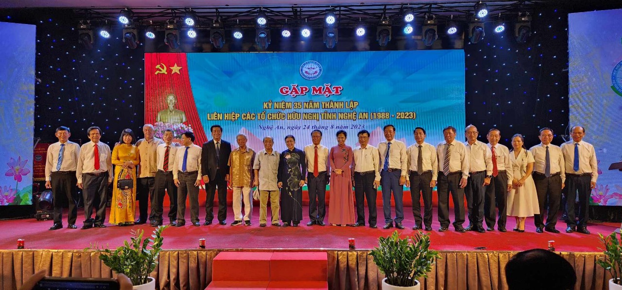 Long trọng chương trình Gặp mặt kỷ niệm 35 năm thành lập Liên hiệp các tổ chức hữu nghị tỉnh Nghệ An Long trọng chương trình Gặp mặt kỷ niệm 35 năm thành lập Liên hiệp các tổ chức hữu nghị tỉnh Nghệ An
