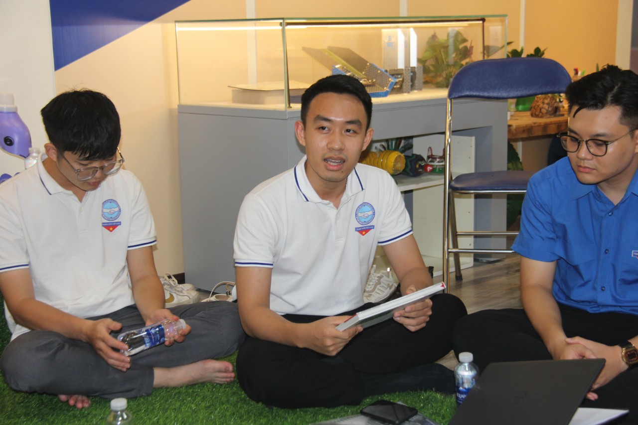 Thanh niên VUFO thăm bảo tàng, giới thiệu sách nhân kỷ niệm ngày Quốc khánh 2/9 Thanh niên VUFO thăm bảo tàng, giới thiệu sách nhân kỷ niệm ngày Quốc khánh 2/9
