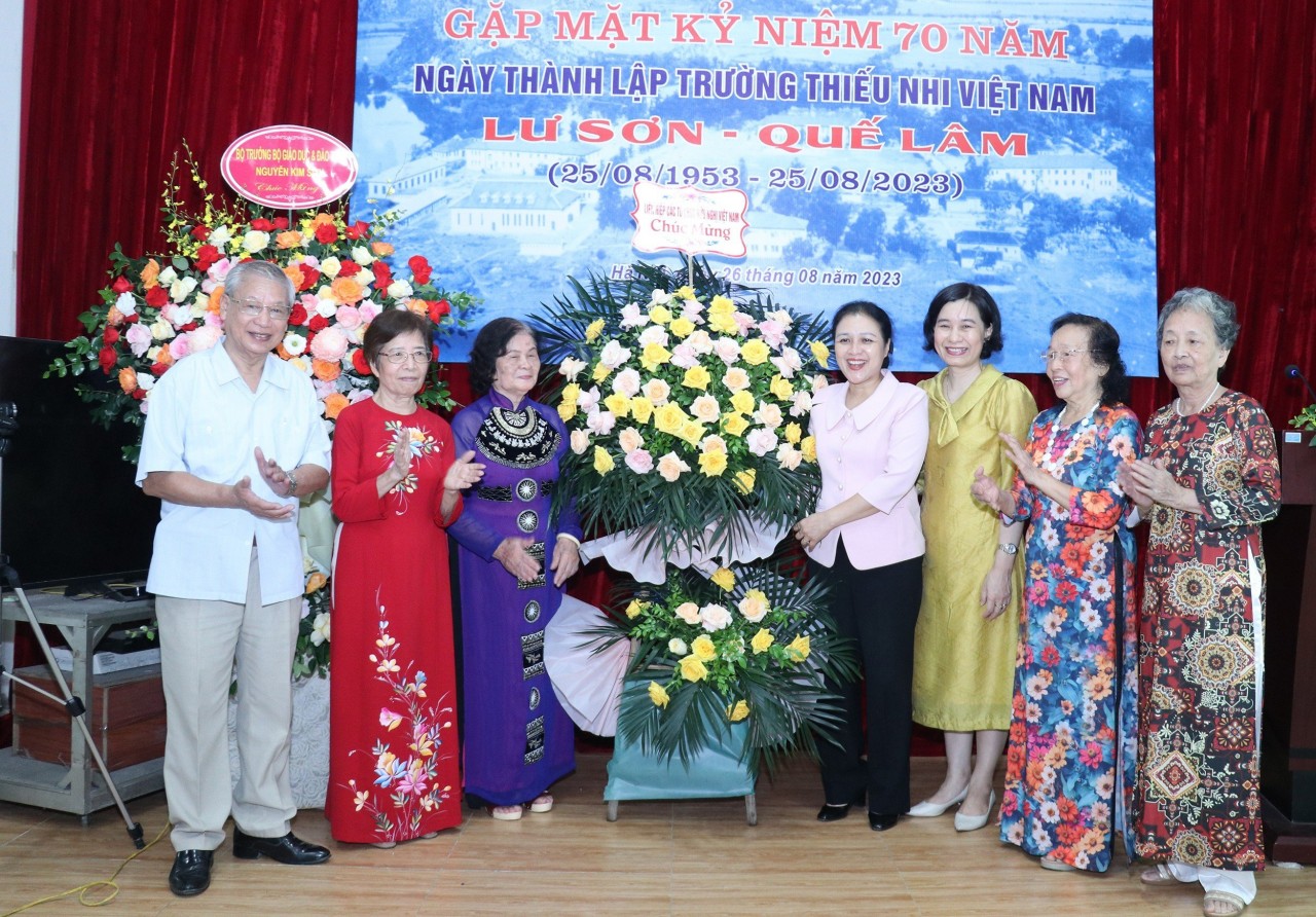 Tình cảm Lư Sơn - Quế Lâm (Trung Quốc) mãi trong tim cựu học sinh Việt Nam