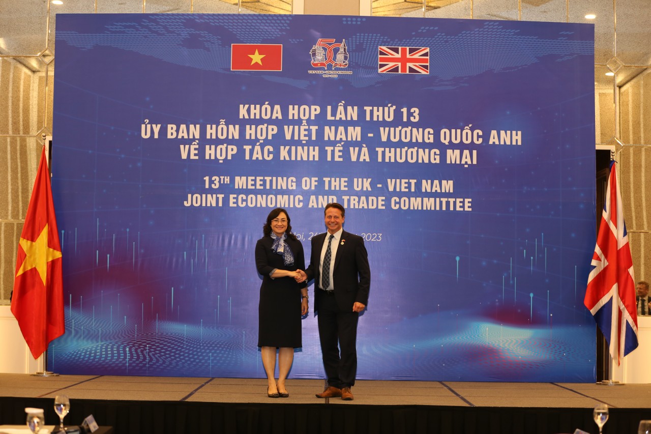 Thúc đẩy thương mại song phương Việt Nam - Anh trong lĩnh vực xây dựng và giáo dục Việt Nam - Anh nhất trí tăng cường và đa dạng hóa quan hệ kinh tế