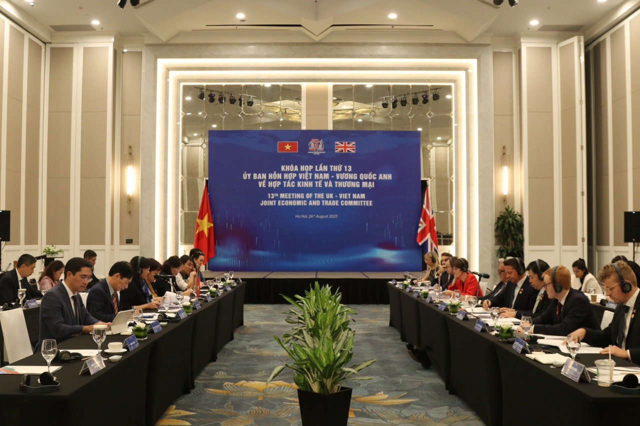Thúc đẩy thương mại song phương Việt Nam - Anh trong lĩnh vực xây dựng và giáo dục Việt Nam - Anh nhất trí tăng cường và đa dạng hóa quan hệ kinh tế