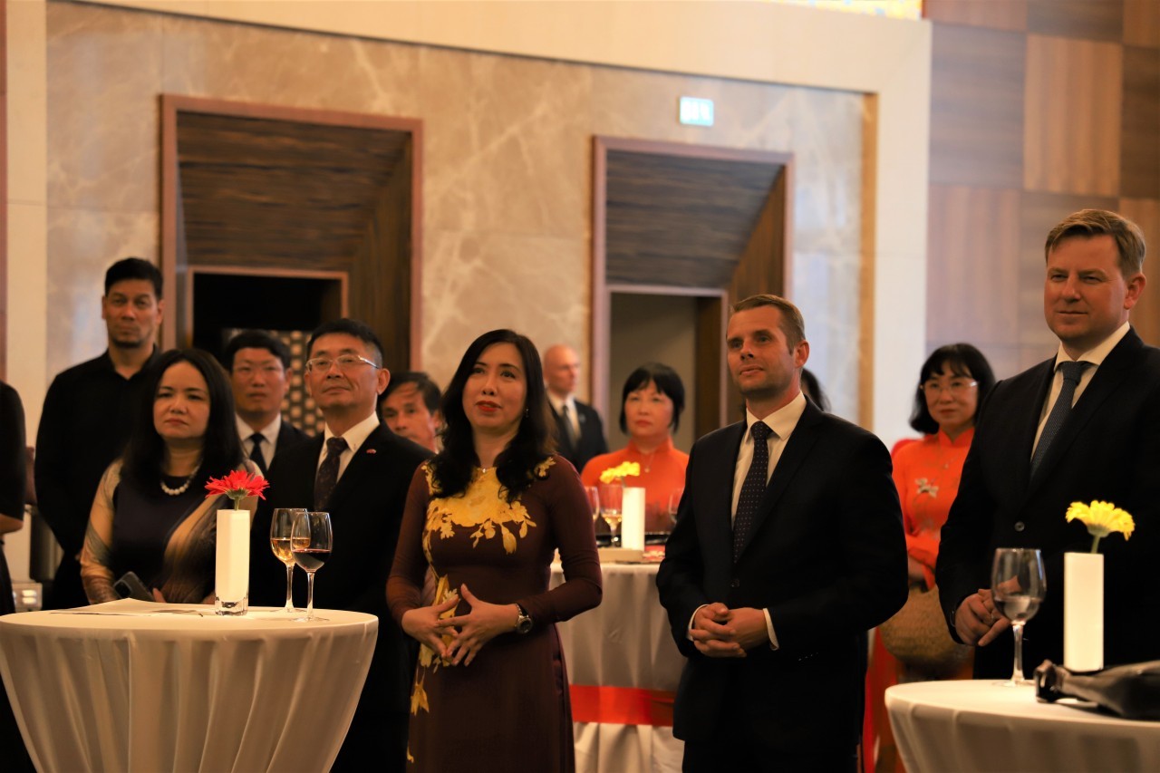 Honoring Contribution of Vietnamese Community in Slovakia Honoring Contribution of Vietnamese Community in Slovakia