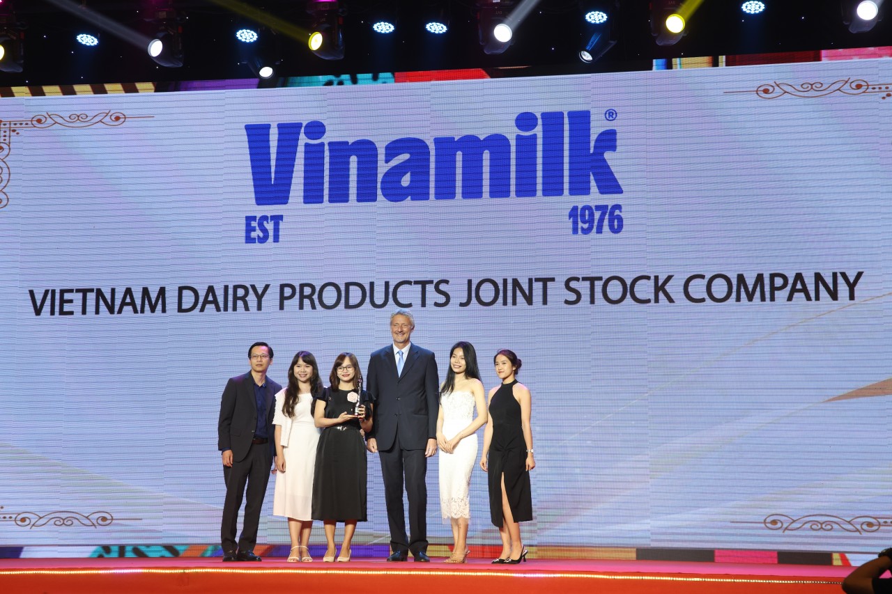 Vinamilk - “thương hiệu hấp dẫn” trên thị trường tuyển dụng đạt giải nơi làm việc tốt nhất châu Á Vinamilk - “thương hiệu hấp dẫn” trên thị trường tuyển dụng đạt giải nơi làm việc tốt nhất châu Á