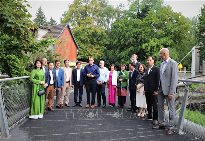 10 năm kết nghĩa giữa hai thành phố Hội An (Việt Nam) - Wernigerode (Đức): Thực chất và hiệu quả Chú thích ảnh