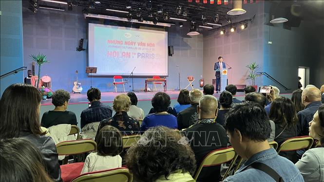 Khai mạc Ngày hội văn hóa Hội An tại Paris Chú thích ảnh