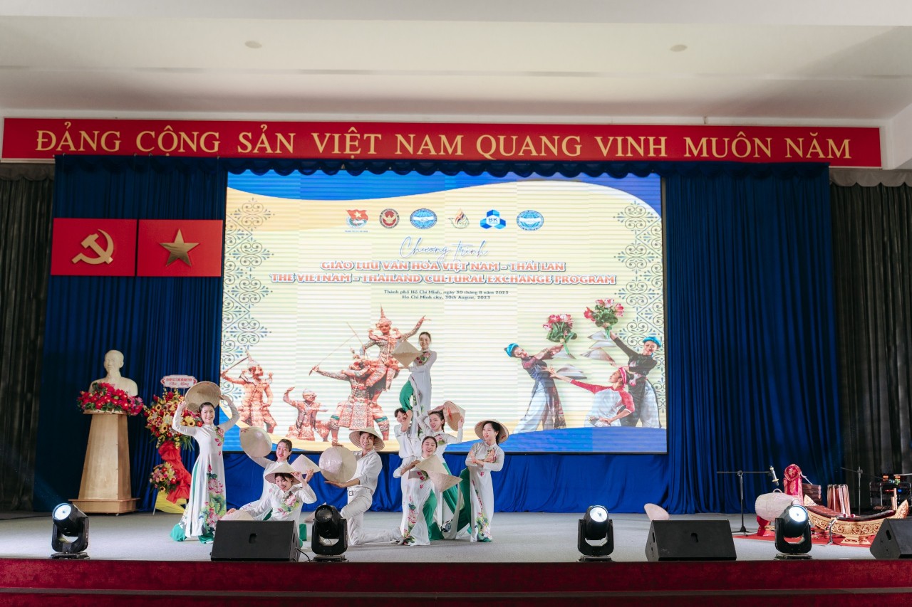 TP HCM: Hơn 500 đoàn viên, thanh niên tham gia “Giao lưu văn hóa Việt Nam – Thái Lan” TP HCM: Hơn 500 đoàn viên, thanh niên tham gia “Giao lưu văn hóa Việt Nam – Thái Lan”