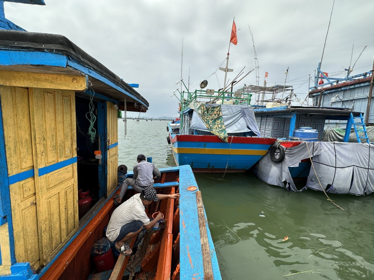Nui Thanh District, Quang Nam Province: Elderly Fishermen Still Flock to Sea Nui Thanh District, Quang Nam Province: Elderly Fishermen Still Flock to Sea