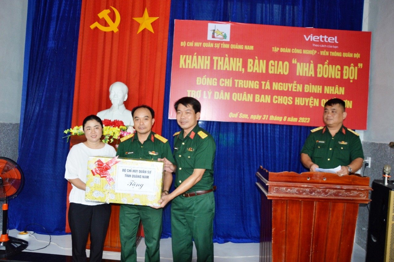 Quảng Nam: Bàn giao Nhà Đồng đội cho gia đình quân nhân tại huyện Quế Sơn Quảng Nam: Bàn giao Nhà Đồng đội cho gia đình quân nhân tại huyện Quế Sơn