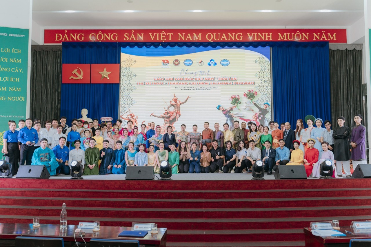 Over 500 Youth Participate in Vietnam - Thailand Cultural Exchange Over 500 Youth Participate in Vietnam - Thailand Cultural Exchange