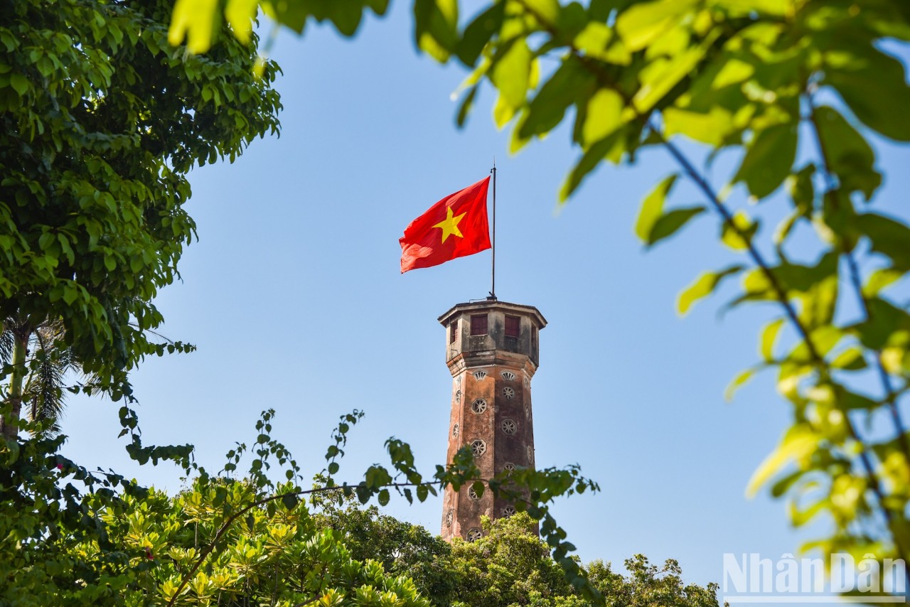 [Ảnh] Đường phố Hà Nội rực rỡ cờ hoa chào mừng ngày Quốc Khánh Việt Nam 2/9