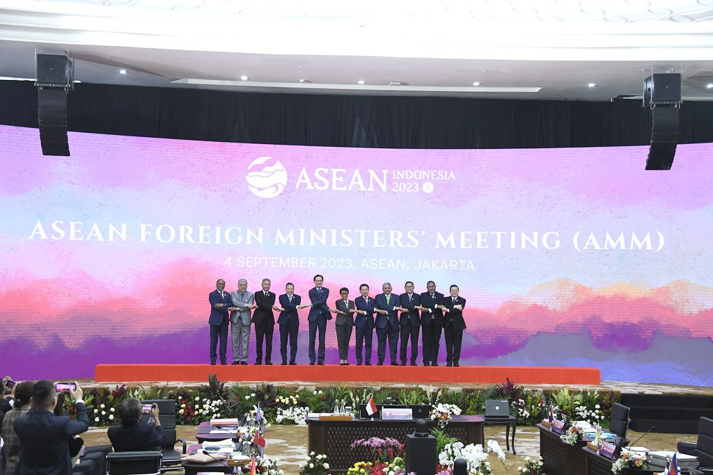 Một ASEAN tầm vóc: Tâm điểm của tăng trưởng 1 Một ASEAN tầm vóc: Tâm điểm của tăng trưởng 1
