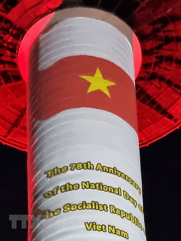 Vietnam’s National Flag Screened on Namsan Tower in RoK Vietnam’s National Flag Screened on Namsan Tower in RoK