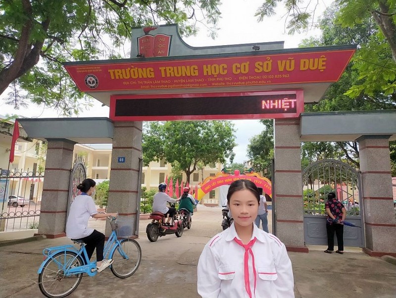 Hơn 380.000 học sinh ở Phú Thọ tham gia Lễ khai giảng năm học mới Hơn 380.000 học sinh ở Phú Thọ tham gia Lễ khai giảng năm học mới