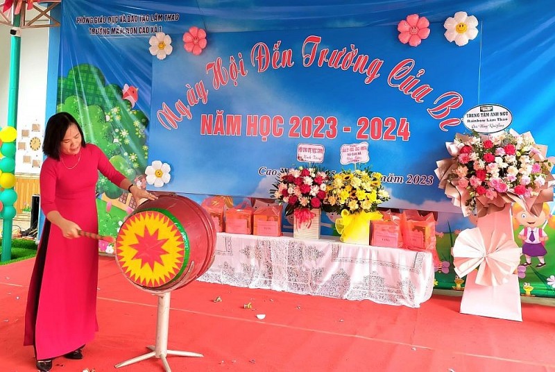 Hơn 380.000 học sinh ở Phú Thọ tham gia Lễ khai giảng năm học mới Hơn 380.000 học sinh ở Phú Thọ tham gia Lễ khai giảng năm học mới