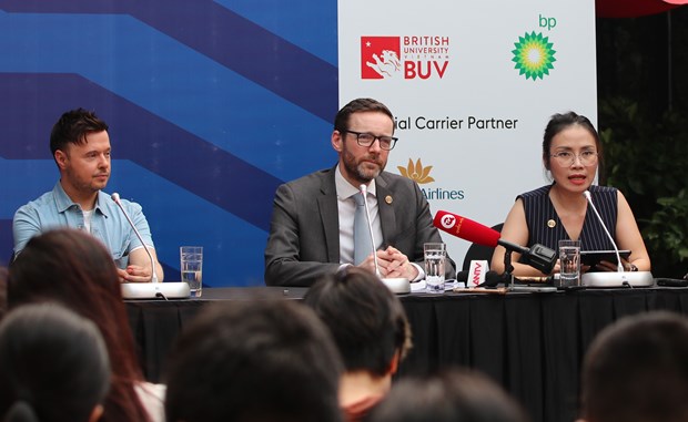 Dai su Anh: An tuong voi khat vong vuon len cua nguoi dan Viet Nam hinh anh 4