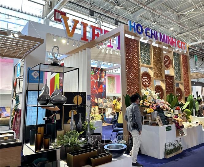 TP.HCM xúc tiến đưa 30 doanh nghiệp Việt tham dự triển lãm nội thất và thủ công mỹ nghệ Paris 2023 TP.HCM xúc tiến đưa 30 doanh nghiệp Việt tham dự triển lãm nội thất và thủ công mỹ nghệ Paris 2023