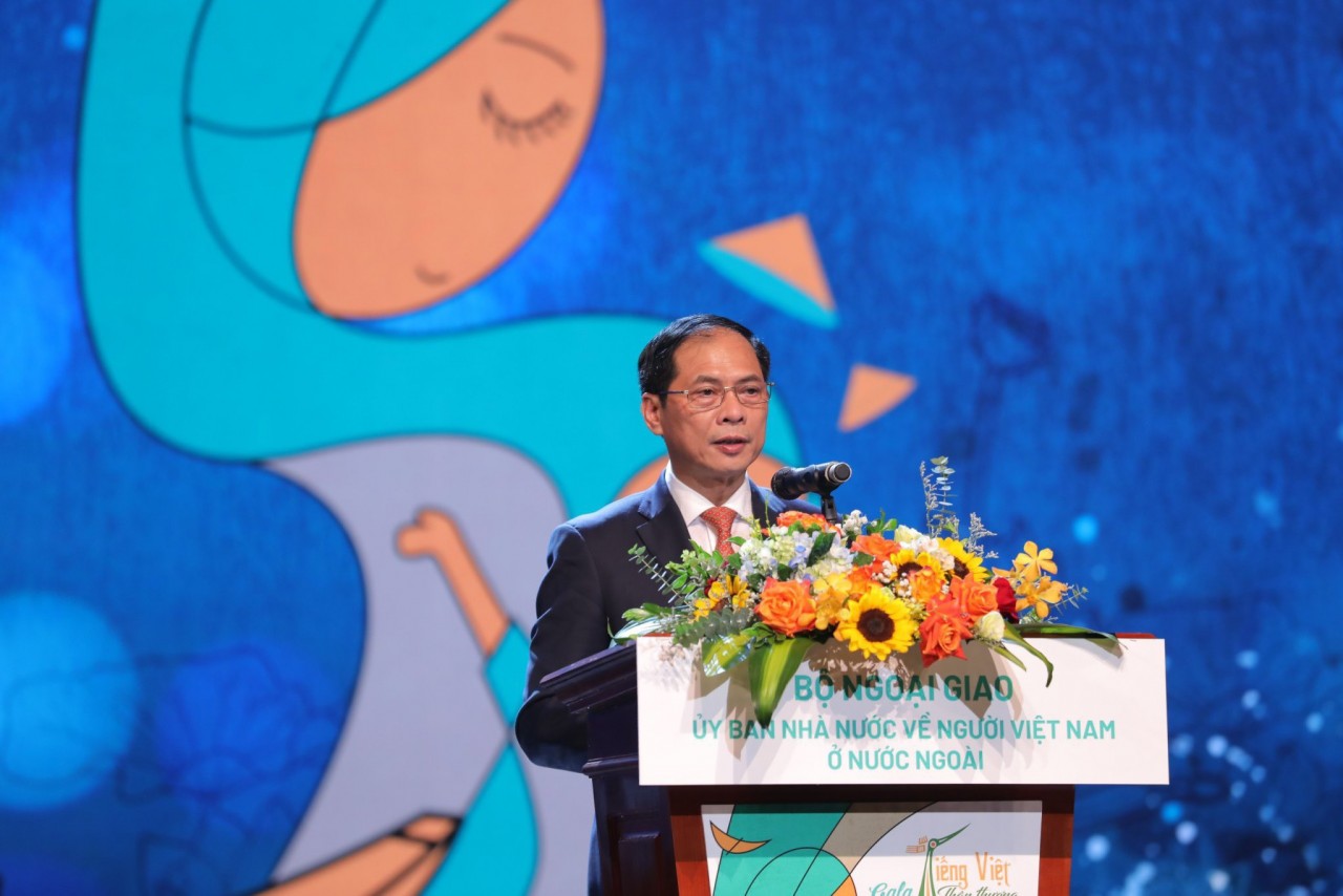 Gala “Tiếng Mẹ thân thương”: Câu chuyện truyền cảm hứng về tình yêu tiếng Việt Gala “Tiếng Mẹ thân thương”: Câu chuyện truyền cảm hứng về tình yêu tiếng Việt