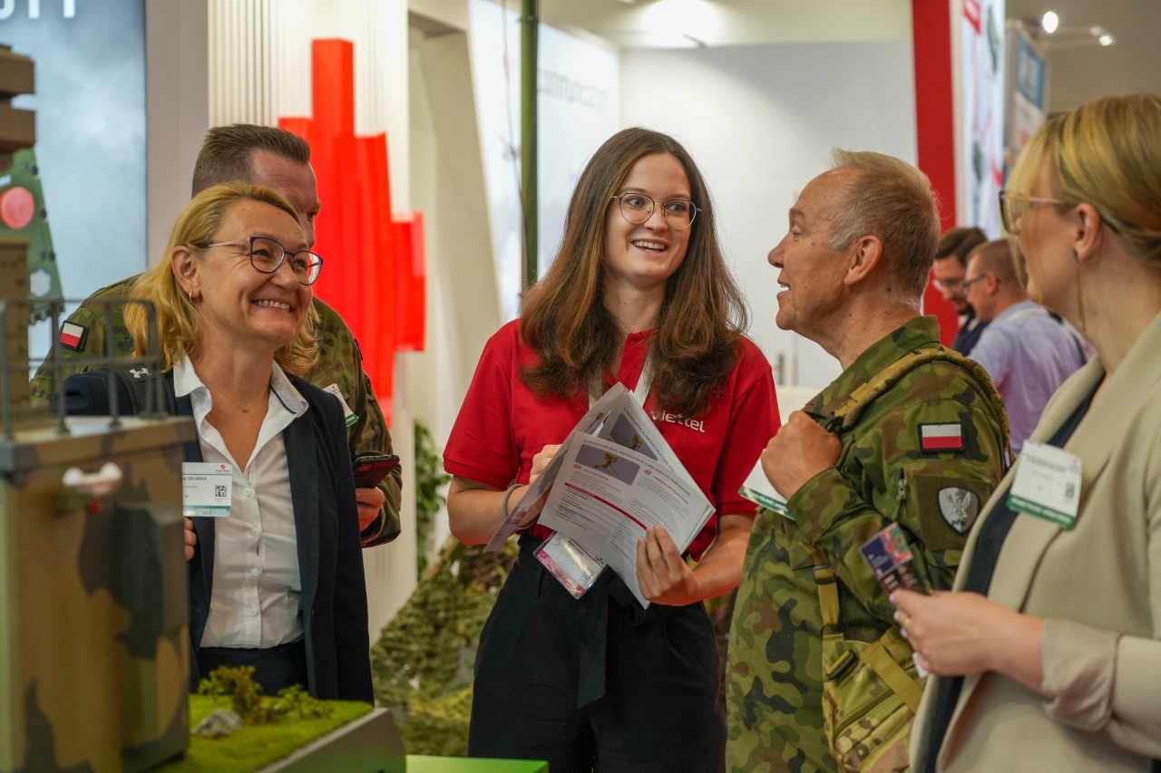 MSPO 2023: Viettel Group mở rộng quan hệ đối tác toàn cầu cùng WB Group (Ba Lan) MSPO 2023: Viettel Group mở rộng quan hệ đối tác toàn cầu cùng WB Group (Ba Lan)