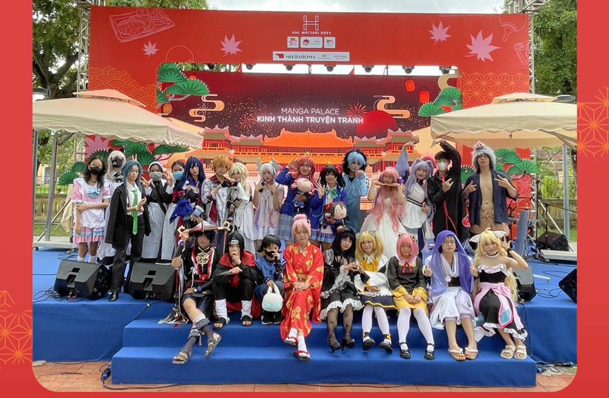 Các bạn trẻ tham gia chương trình Cosplay. (Ảnh: HUE MATSURl) Các bạn trẻ tham gia chương trình Cosplay. (Ảnh: HUE MATSURl)