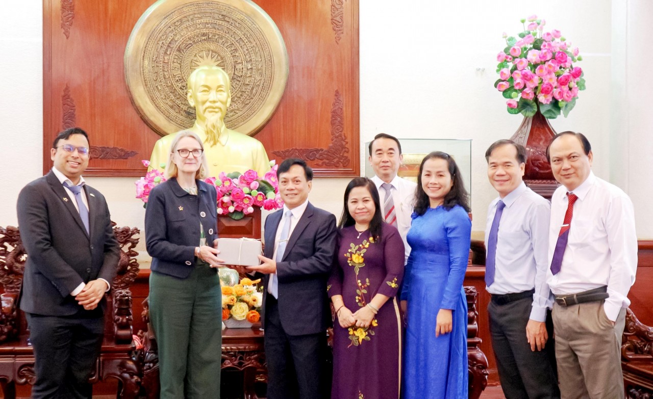 Cần Thơ thúc đẩy hợp tác trong giáo dục và nông nghiệp công nghệ cao với Australia Cần Thơ thúc đẩy hợp tác trong giáo dục và nông nghiệp công nghệ cao với Australia