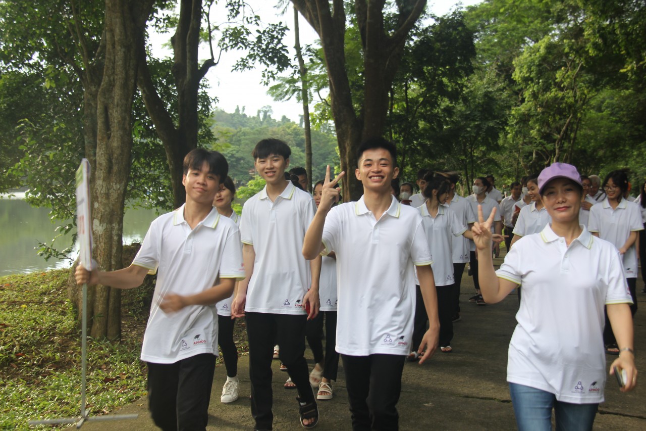 Gần 1.000 thanh niên tham gia đi bộ hưởng ứng "Giảm phát thải bảo vệ tương lai" Gần 1.000 thanh niên tham gia đi bộ hưởng ứng "Giảm phát thải bảo vệ tương lai"