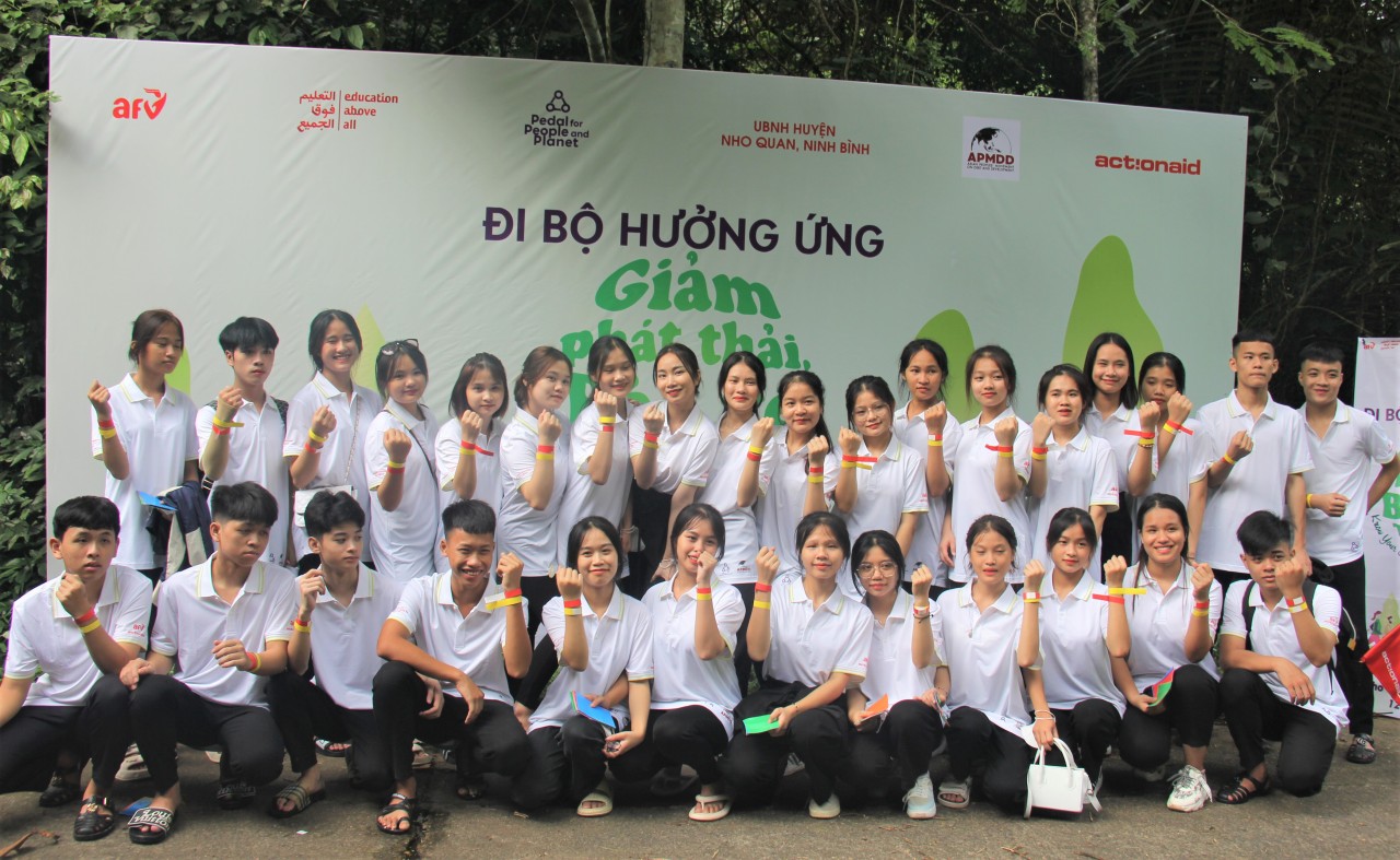 Gần 1.000 thanh niên tham gia đi bộ hưởng ứng "Giảm phát thải bảo vệ tương lai" Gần 1.000 thanh niên tham gia đi bộ hưởng ứng "Giảm phát thải bảo vệ tương lai"