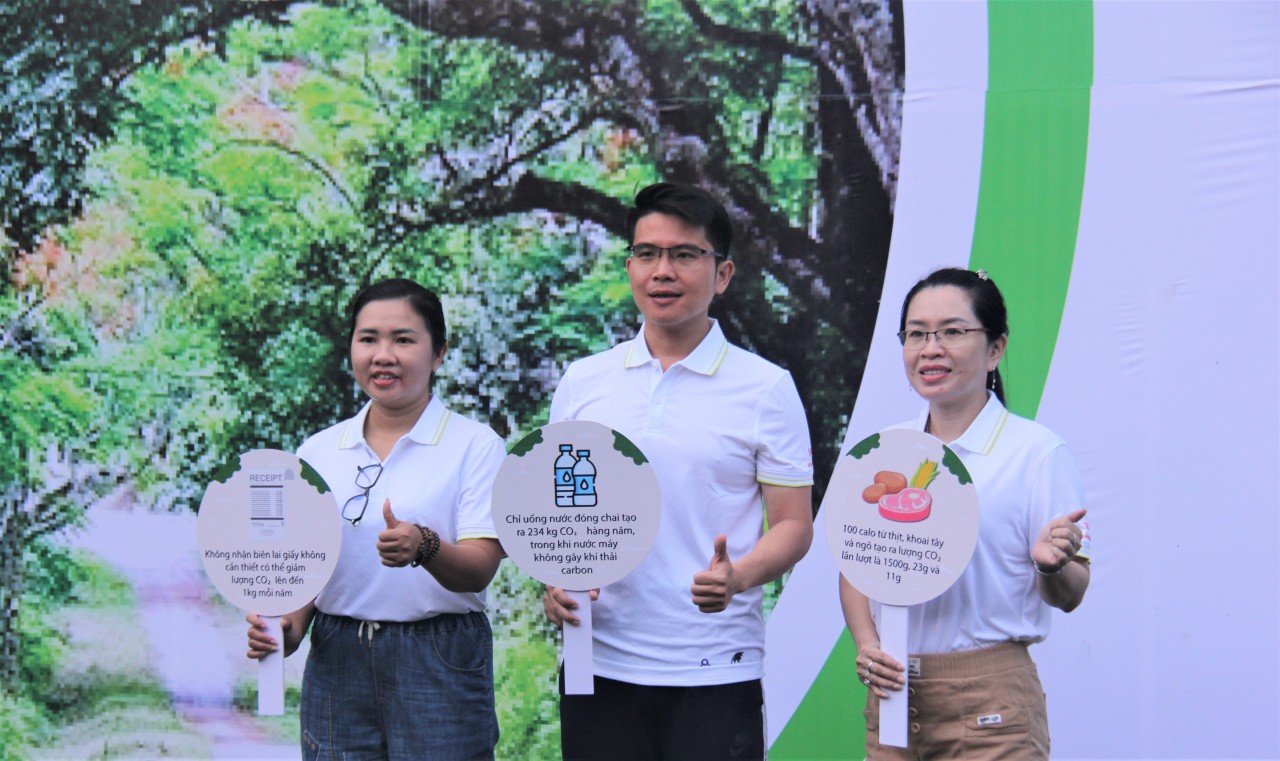 Gần 1.000 thanh niên tham gia đi bộ hưởng ứng "Giảm phát thải bảo vệ tương lai" Gần 1.000 thanh niên tham gia đi bộ hưởng ứng "Giảm phát thải bảo vệ tương lai"