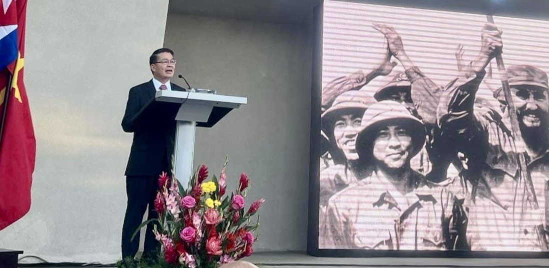 Cuba kỷ niệm 50 năm chuyến thăm Việt Nam đầu tiên của Lãnh tụ Fidel Castro Ruz Cuba kỷ niệm 50 năm chuyến thăm Việt Nam đầu tiên của Lãnh tụ Fidel Castro Ruz