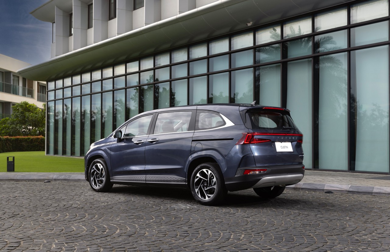 Hyundai Custin 2023 - Đối thủ Toyota Innova lần đầu xuất hiện tại Việt Nam Hyundai Custin 2023 - Đối thủ Toyota Innova lần đầu xuất hiện tại Việt Nam