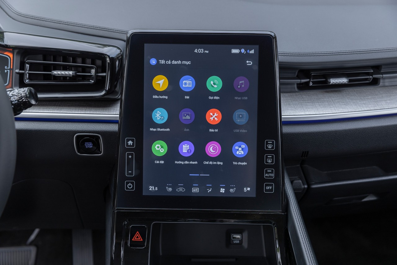 Hyundai Custin 2023 - Đối thủ Toyota Innova lần đầu xuất hiện tại Việt Nam Hyundai Custin 2023 - Đối thủ Toyota Innova lần đầu xuất hiện tại Việt Nam