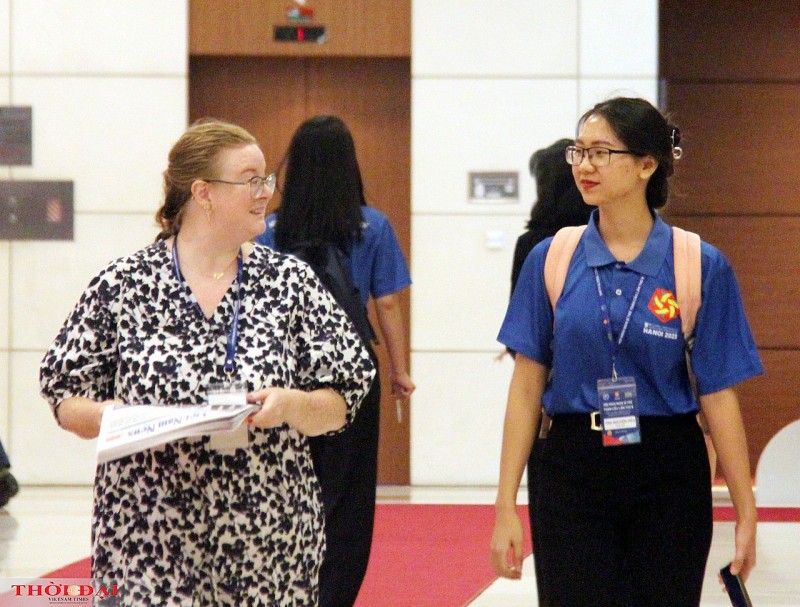 Tấm lòng Việt đối đãi bạn phương xa Tấm lòng Việt đối đãi bạn phương xa