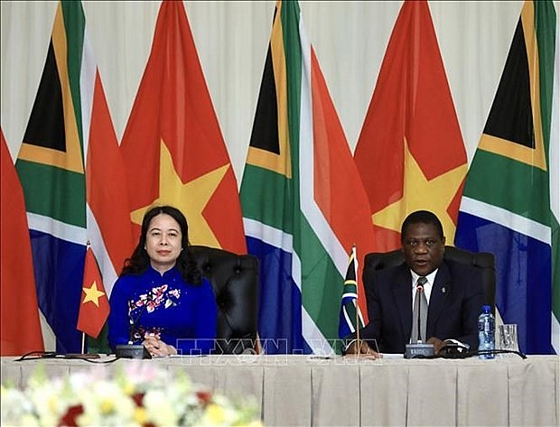 Vice State President Vo Thi Anh Xuan holds talks with South African Deputy President Paul Mashatile. (Photo: VNA) Vice State President Vo Thi Anh Xuan holds talks with South African Deputy President Paul Mashatile. (Photo: VNA)
