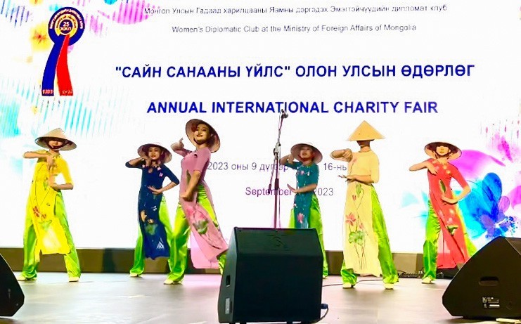 Vietnam Leaves Impression at 2023 Charity Fair in Mongolia Vietnam Leaves Impression at 2023 Charity Fair in Mongolia
