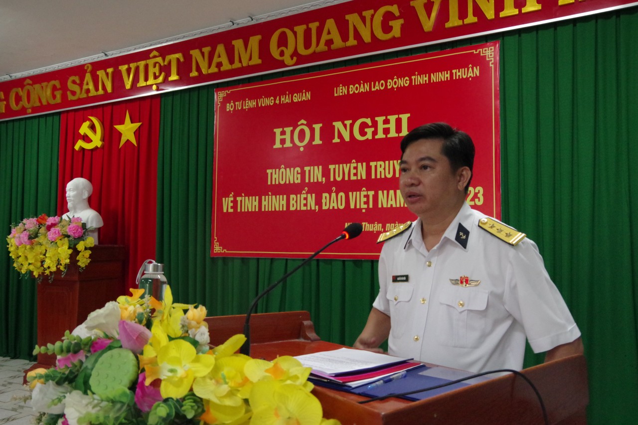 Báo cáo viên của Vùng 4 thực hiện nội dung Tuyên truyền Biển, Đảo tại Liên đoàn Lao động tỉnh Báo cáo viên của Vùng 4 thực hiện nội dung Tuyên truyền Biển, Đảo tại Liên đoàn Lao động tỉnh