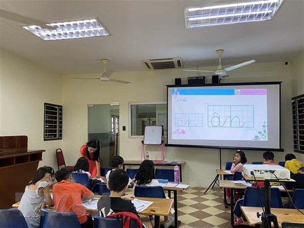 Teacher Spreads Vietnamese Values in Malaysia Teacher Spreads Vietnamese Values in Malaysia
