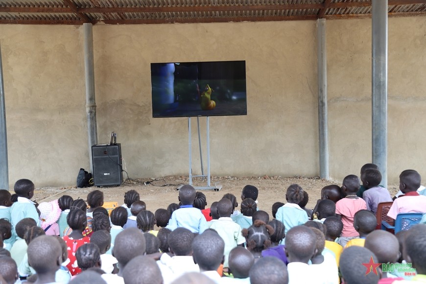 Engineering Unit Rotation 2 Starts Activities for Children in Abyei Vietnam's Engineering Unit Rotation 2 Starts Activities for Children in Abyei