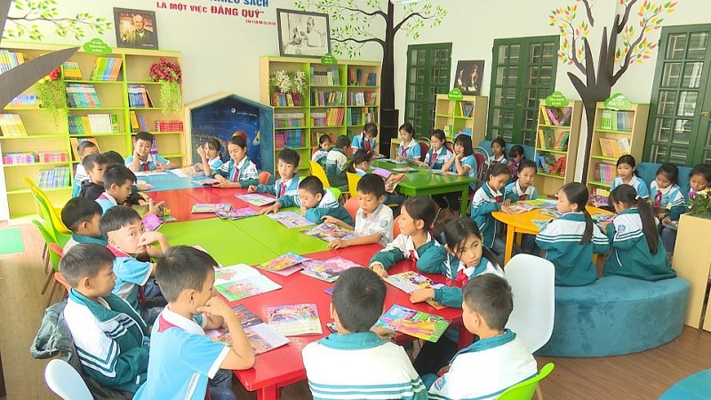 Phát triển văn hóa đọc cho trẻ em Việt Nam: RtR nhận bằng khen của VUFO Phát triển văn hóa đọc cho trẻ em Việt Nam: RtR nhận bằng khen của VUFO