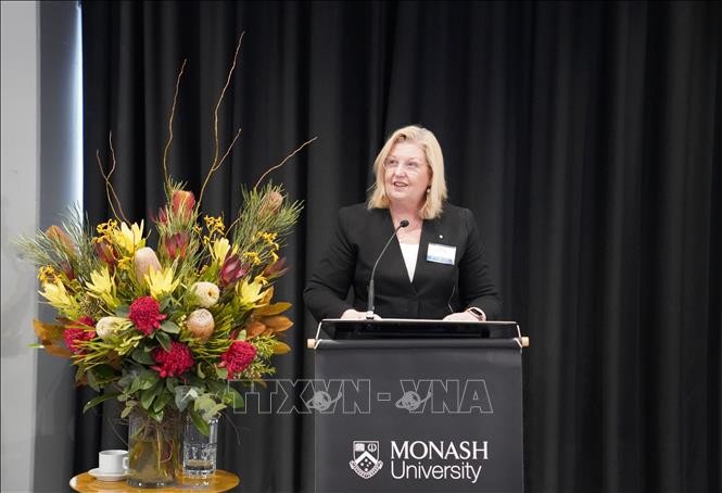 Bà Susan Elliot, Hiệu trưởng trường Đại học Monash (Australia), phát biểu tại sự kiện TECHFEST 2023 tại Australia. Ảnh: Thanh Tú/Pv TTXVN tại Australia Bà Susan Elliot, Hiệu trưởng trường Đại học Monash (Australia), phát biểu tại sự kiện TECHFEST 2023 tại Australia. Ảnh: Thanh Tú/Pv TTXVN tại Australia
