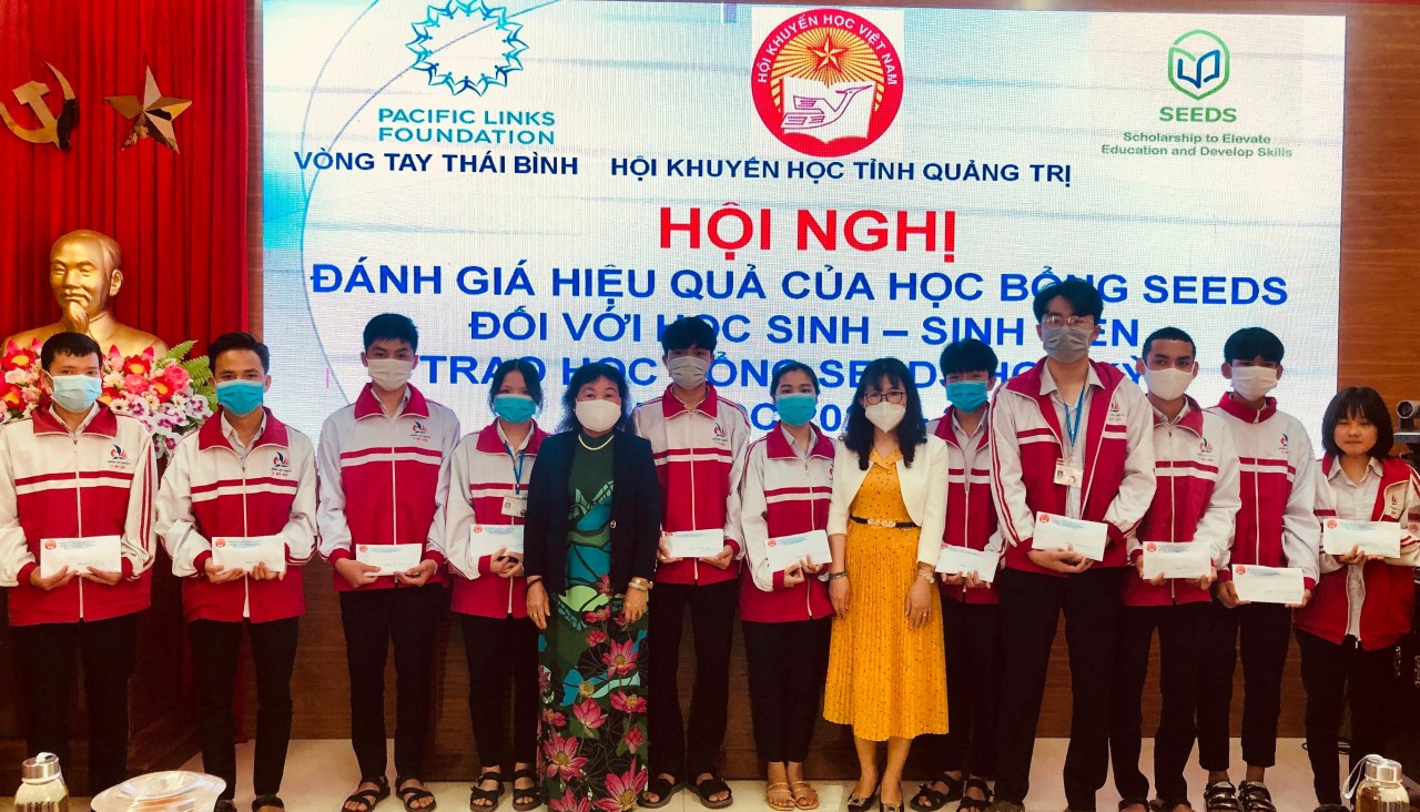 Đà Nẵng tiếp nhận hơn 2,5 tỷ đồng học bổng cho học sinh, sinh viên do SEEDS tài trợ Đà Nẵng tiếp nhận hơn 2,5 tỷ đồng học bổng cho học sinh, sinh viên do SEEDS tài trợ