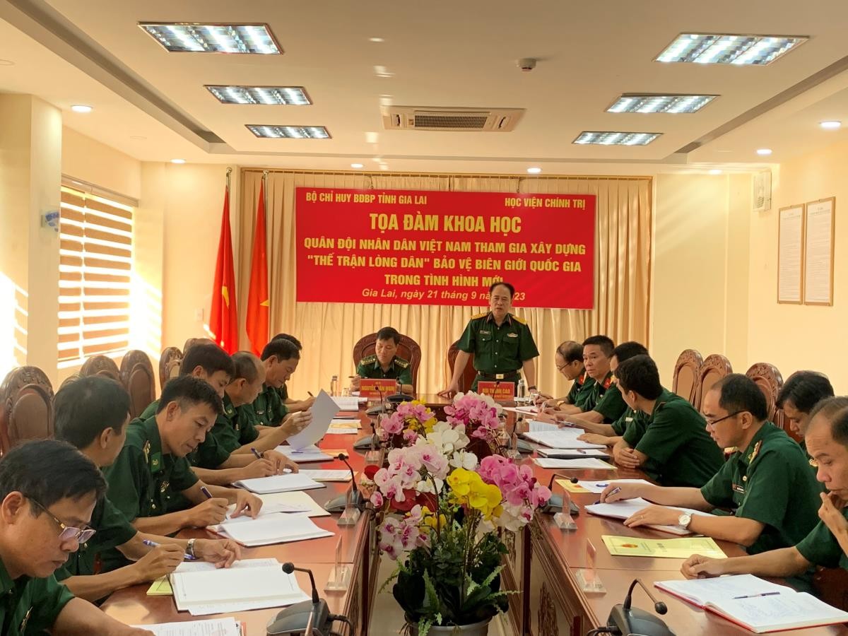Đại tá, Tiến sĩ Bùi Thanh Cao, Phó viện trưởng Viện khoa học xã hội và nhân văn quân sự phát biểu tại buổi tọa đàm. Ảnh: Kiên Quyết Đại tá, Tiến sĩ Bùi Thanh Cao, Phó viện trưởng Viện khoa học xã hội và nhân văn quân sự phát biểu tại buổi tọa đàm. Ảnh: Kiên Quyết