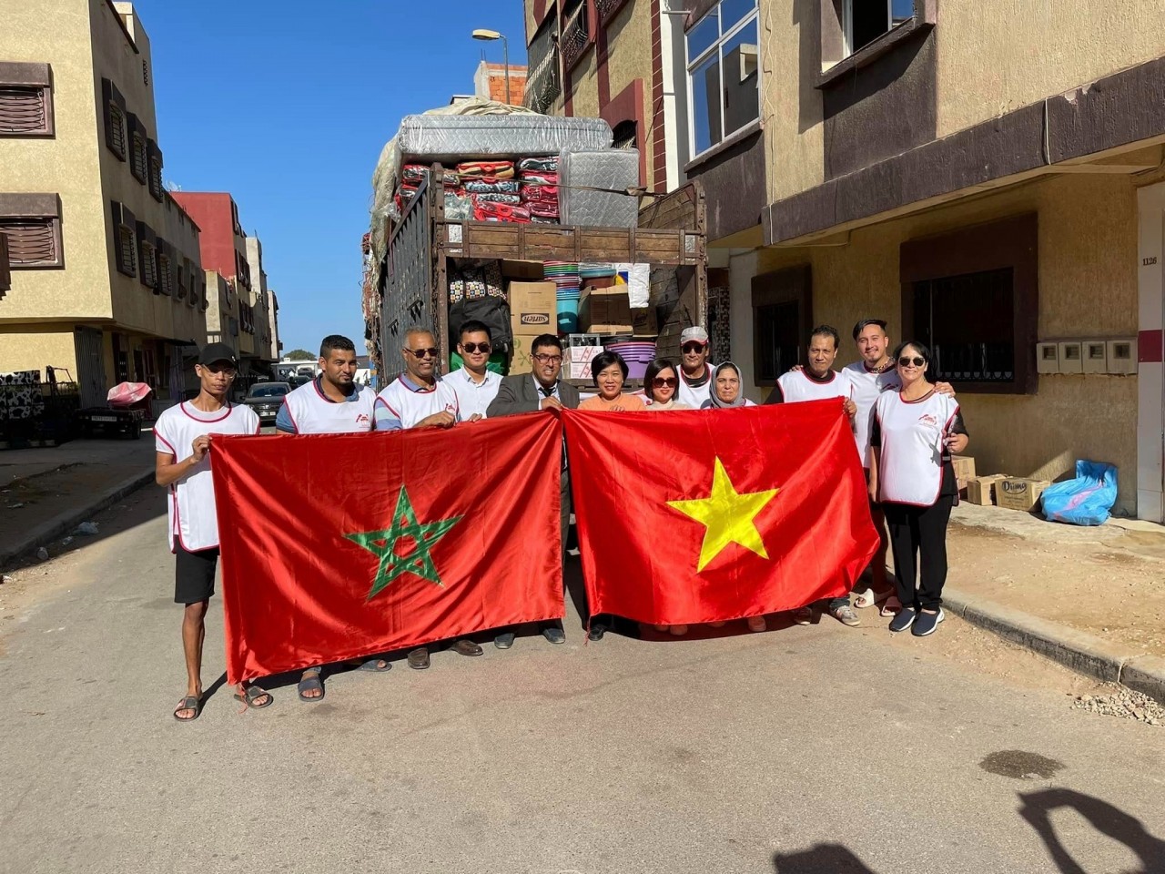 Người Việt tại Ma-rốc chung tay hỗ trợ nạn nhân động đất Người Việt tại Ma-rốc chung tay hỗ trợ nạn nhân động đất