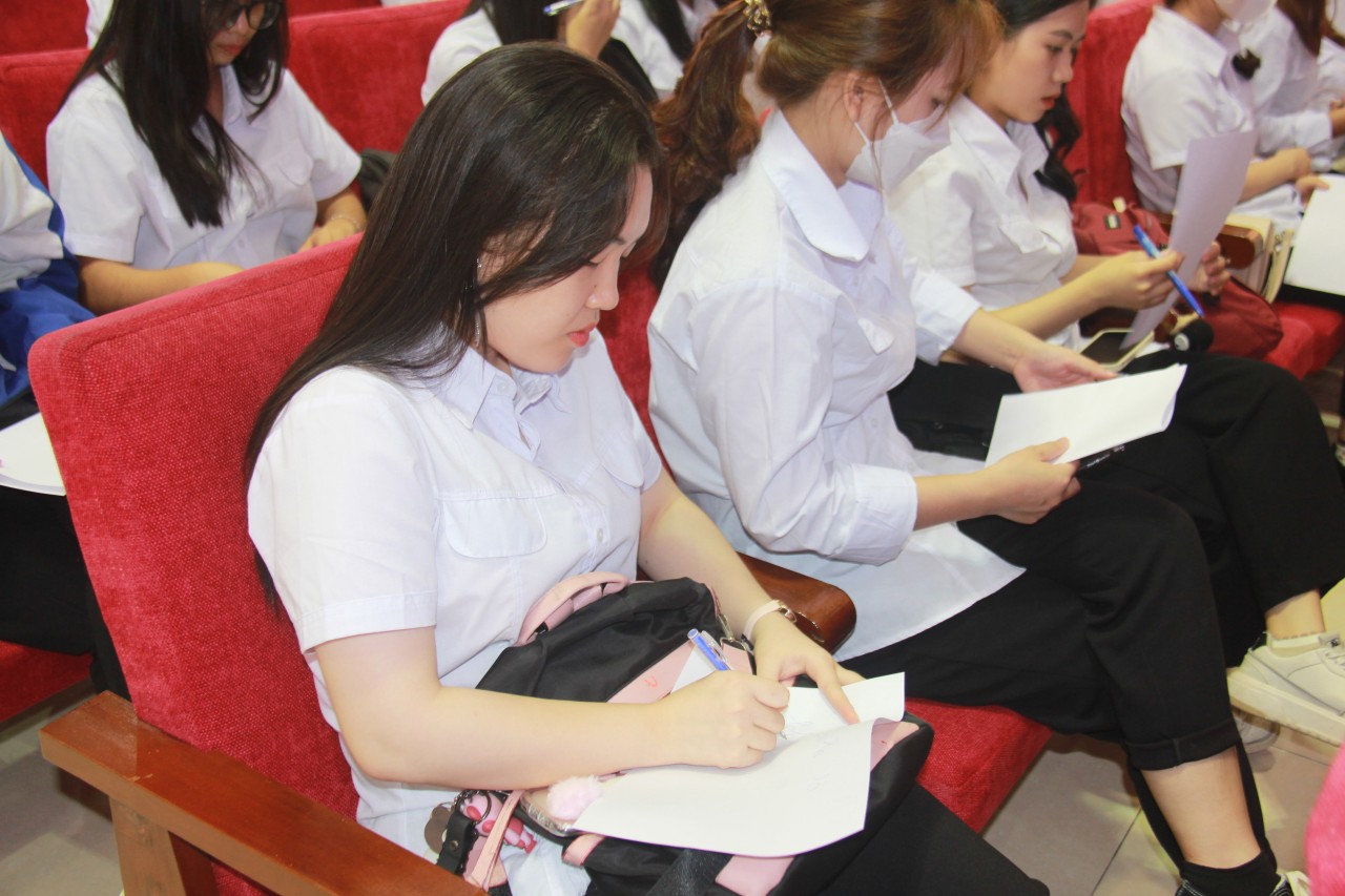 chương trình giao lưu “Tôi yêu hòa bình” được tổ chức với sự tham gia của 3 trường Đại học hàng hải, ĐH Y dược và ĐH Hải Phòng chương trình giao lưu “Tôi yêu hòa bình” được tổ chức với sự tham gia của 3 trường Đại học hàng hải, ĐH Y dược và ĐH Hải Phòng