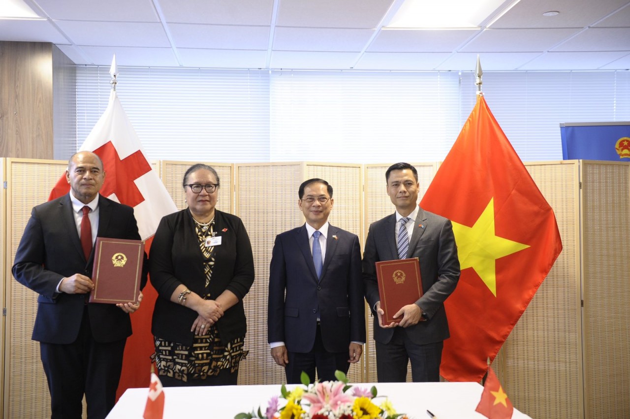 Việt Nam và Tonga thiết lập quan hệ ngoại giao Việt Nam và Tonga thiết lập quan hệ ngoại giao